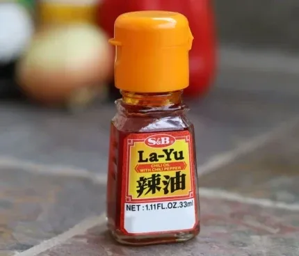S&B La-Yu Aceite de Chile Japones 33 ml - chili oil para dumplings