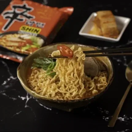 Nongshim Shin Ramyun Unidad - ramen coreano