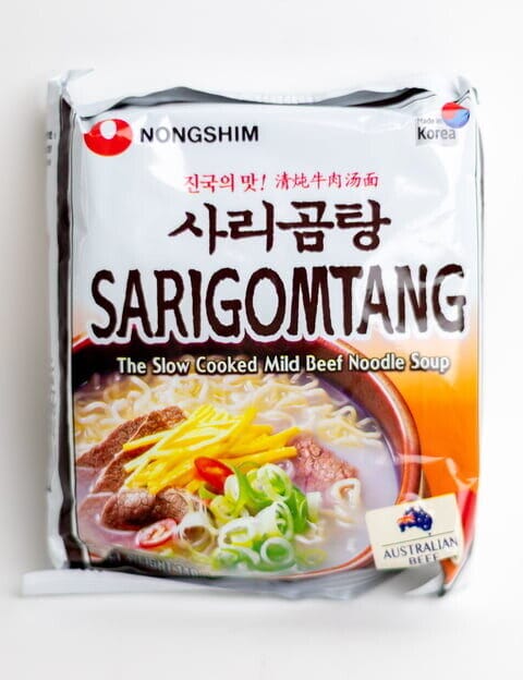 Nongshim Sarigomtang Ramyun 110 g - caldo de res suave